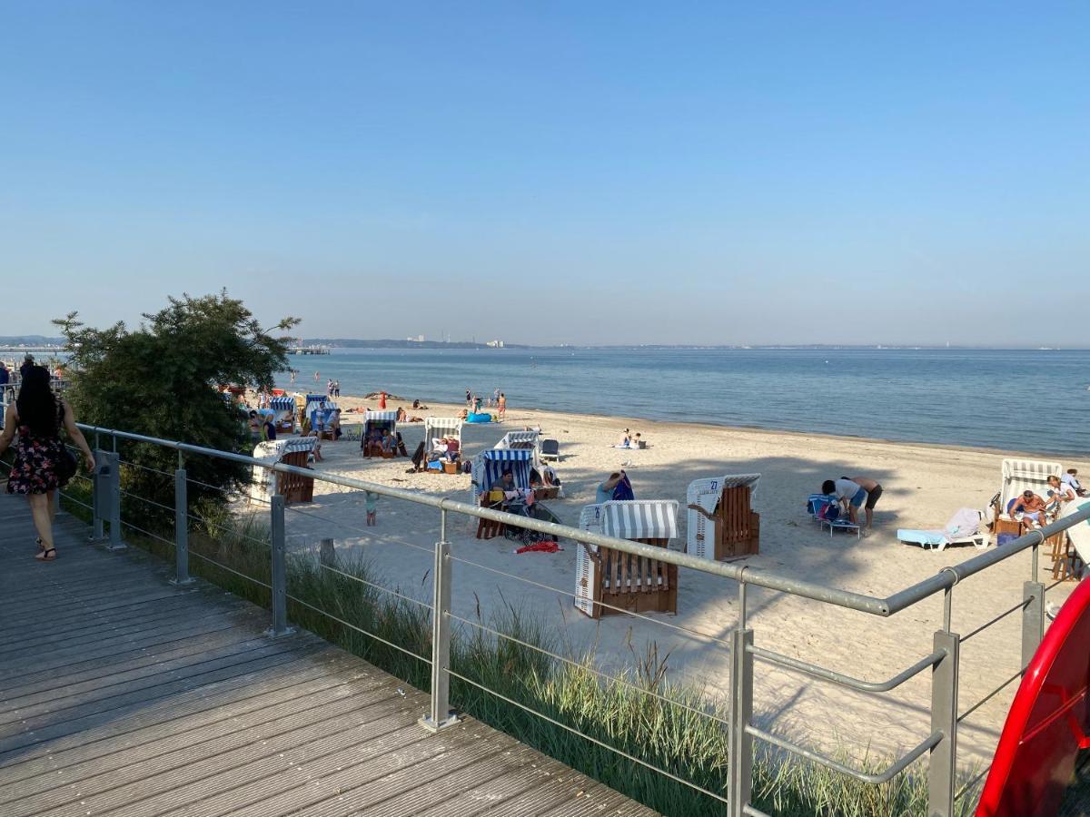 Moderne 3-Zi-Wohnung Mit Meerblick Direkt Am Strand Scharbeutz Esterno foto